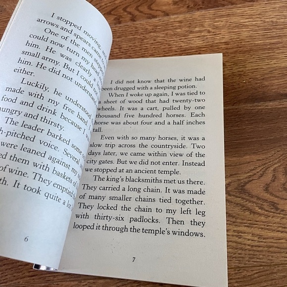 Classic Stepping Stones: Gulliver’s travels by: Jonathan Swift paperback book - Picture 2 of 4